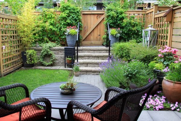 Small Yard Landscaping in Naples