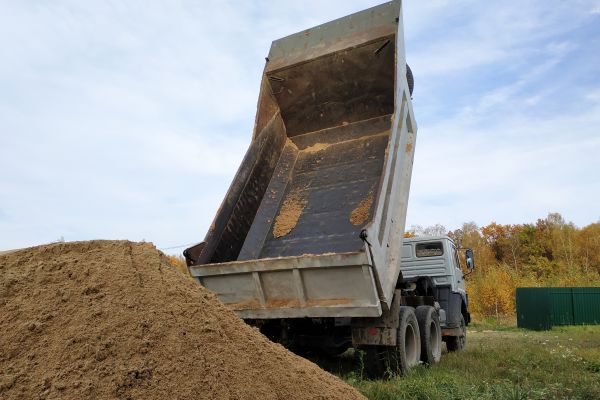 Topsoil Delivery in Naples
