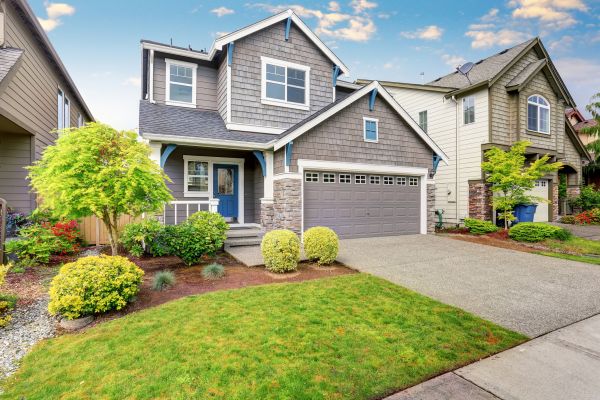 Curb Appeal Landscaping in Naples