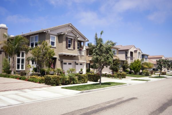 Neighborhood Landscaping in Naples